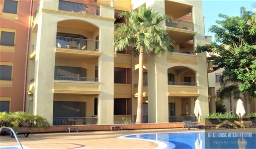 Begane grond 3 slaapkamer appartement met uitzicht op het zwembad in de residenties Vilamoura