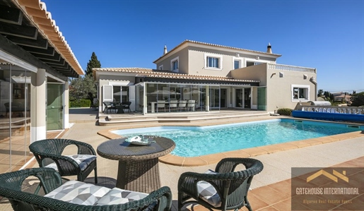 Villa de 4 chambres avec piscine chauffée à Carvoeiro Algarve