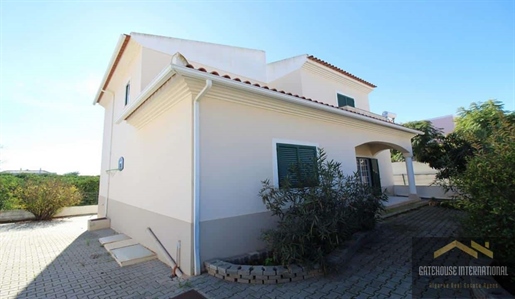 Villa met 4 slaapkamers, garage en ruimte voor zwembad in Altura Oost-Algarve