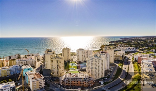 Appartement neuf de 3 chambres à vendre à Armação de Pera, Algarve