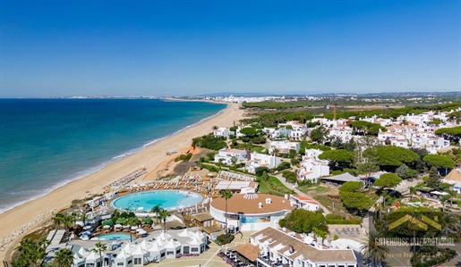 Vale do Lobo Beachside 3 Bed Linked Villa