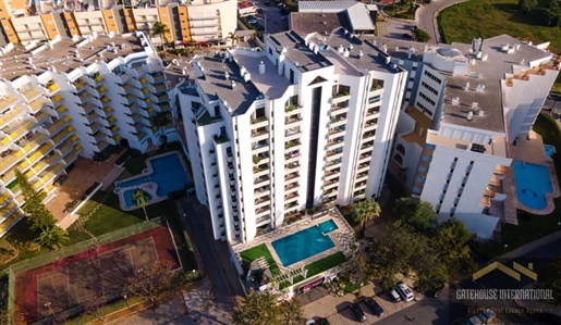 Upper Floor Renovated 2 Bed Sea View Apartment in Vilamoura Algarve