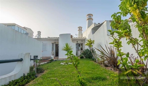 Dom szeregowy z 3 sypialniami w Duas Sentinelas Quarteira Algarve