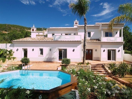 4 slaapkamer semi-vrijstaande villa in Santa Barbara Algarve