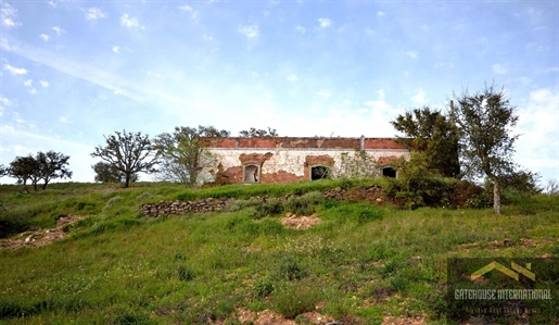 Bauernhausruine mit 5 Hektar zum Verkauf in Salir Loule Algarve