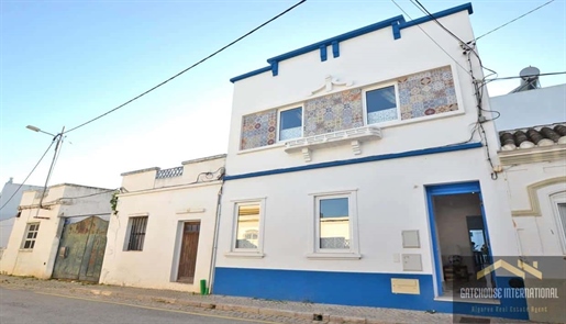 Moradia geminada com 2 camas com piscina de mergulho no centro de Tavira Algarve
