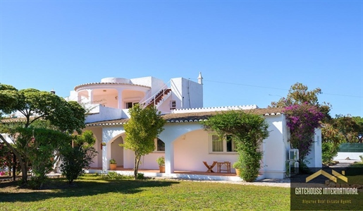 Villa individuelle de 4 chambres avec piscine à Senhora da Rocha Porches Algarve