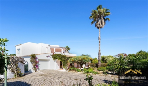 Vrijstaande villa met 4 slaapkamers en zwembad in Senhora da Rocha Porches Algarve