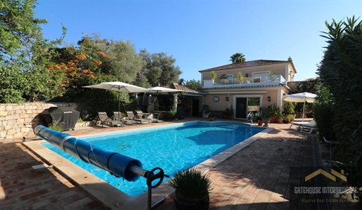 Villa de 4 chambres à vendre à Santa Barbara de Nexe Algarve