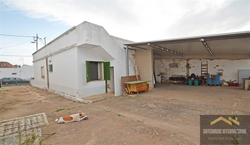 Huis met 2 slaapkamers voor renovatie in Pechao in de buurt van Olhão Algarve