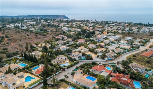 Villa mit 4 Schlafzimmern zum Verkauf in Praia da Luz Algarve