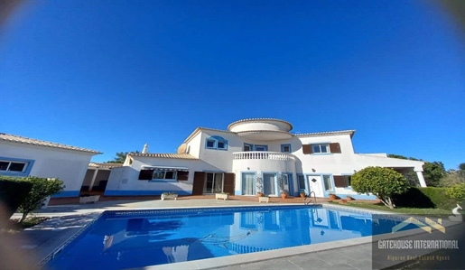 Villa de 3 chambres avec garage double sur le golf Santo Antonio West Algarve
