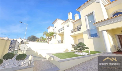 3-Bett-Villa mit Pool und Garage in Loulé Algarve