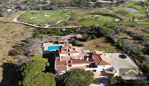 Rénovation ou reconstruction de propriété avec un terrain de 10 000 m2 bordant le complexe de golf 