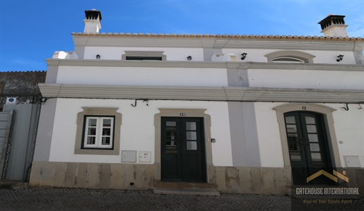Traditioneel herenhuis met 2 slaapkamers in het centrum van Sao Bras de Alportel