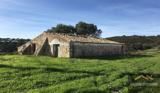 Lote De Terreno De 21 Hectares Com Ruína Para Venda em Aljezur Algarve
