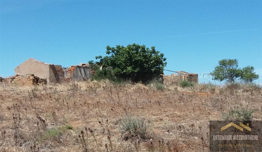 Ruin With A 4.6 Hectare Plot in Montinhos da Luz Algarve