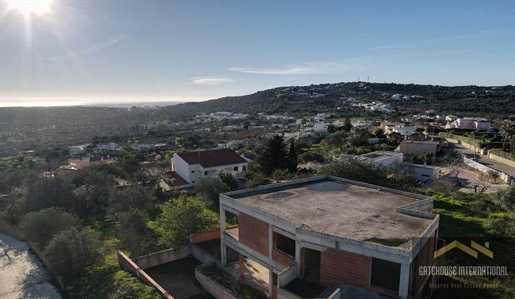 Villa partiellement construite à vendre à Parragil Loule Algarve