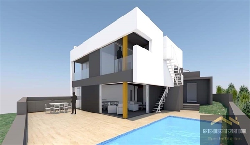 Villa partiellement construite à vendre à Parragil Loule Algarve