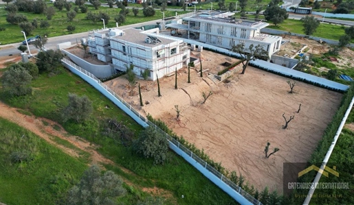 Nova Villa de Golfe de Luxo para Venda em Vilamoura Algarve