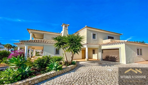 Villa met 4 slaapkamers, een gastenverblijf en een zwembad in Loulé, Algarve