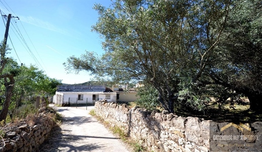 Halfvrijstaande villa voor renovatie in Loulé