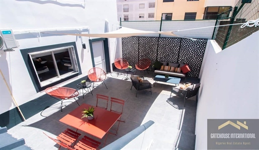 Casa de hóspedes com 11 camas para venda em Lagoa City Algarve