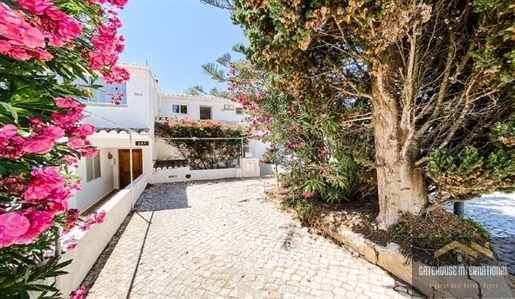 Traditionelles 3-Bett-Haus im Dorf Luz Algarve mit Meerblick