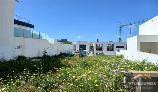 Bouwgrond met bouwvergunning in Salema Algarve