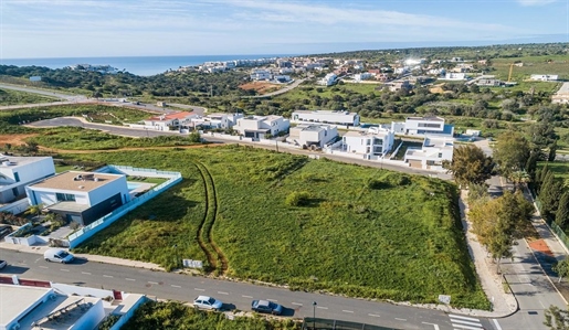 Terrain à bâtir avec approbation de projet de villa à Lagos Algarve