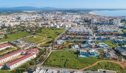 Terreno para construção com aprovação de projeto de moradia em Lagos Algarve