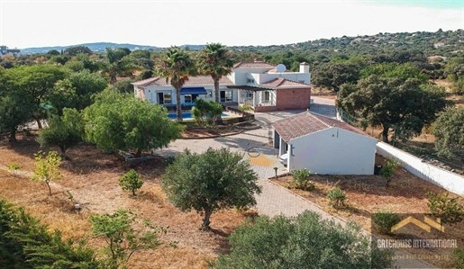 Villa de 4 chambres à vendre à Sao Bras de Alportel Algarve