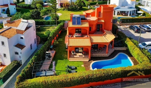 Renovierte und möblierte Villa mit 4 Schlafzimmern im Zentrum von Vilamoura an der Algarve