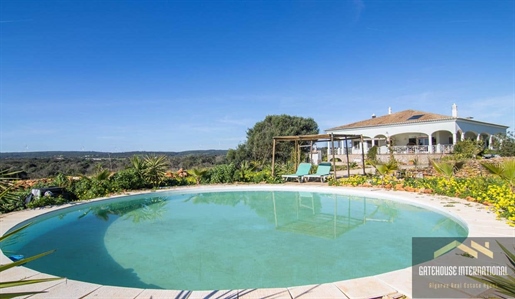 Villa de 4 chambres avec terrain à vendre à Bensafrim Lagos Algarve