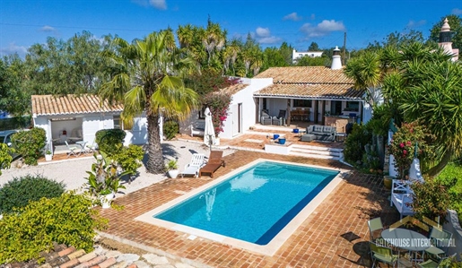 Villa con 3 camere da letto con piscina e 1 letto dependance a Boliqueime Algarve