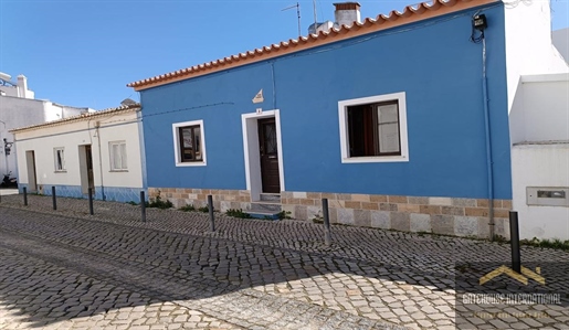 Maison de ville de 4 chambres et dépendance à Luz West Algarve