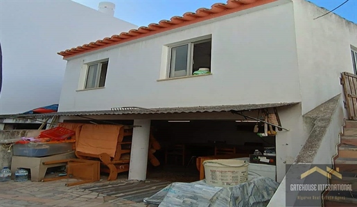 Maison de ville de 4 chambres et dépendance à Luz West Algarve