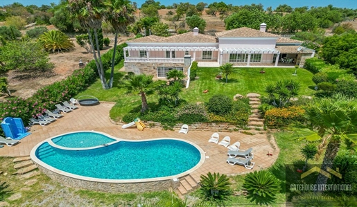 Villa de 8 chambres vue mer à vendre dans l’est de l’Algarve