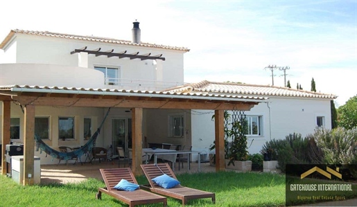 Villa de 4 chambres avec un terrain de 6 000 m2 à Carvoeiro Algarve