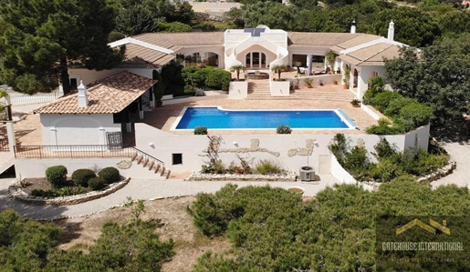 5 Bed Villa With Guest Annexe in Quinta das Raposeiras Santa Barbara de Nexe
