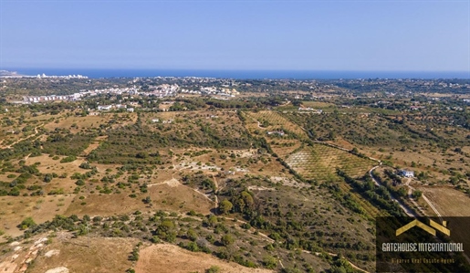 Terreno de construção de 11 hectares para uma moradia de luxo em Porches Algarve