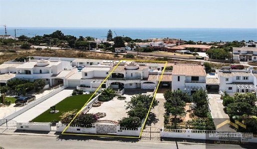 Sea View 3 Bed Villa With Pool & Garage in Luz Algarve