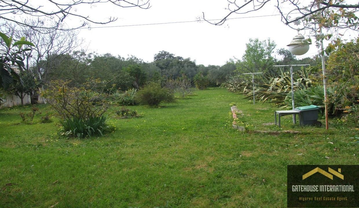 Traditioneel herenhuis met 2 slaapkamers, garage en tuin in Santa Catarina Algarve