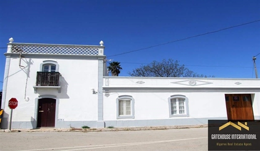 Maison de ville traditionnelle de 2 chambres avec garage et jardin à Santa Catarina Algarve