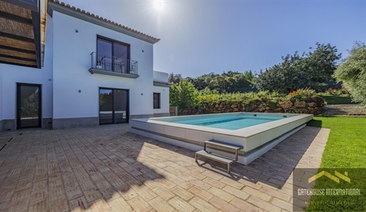 4 Bedroom Villa With A Pool in Loule Algarve For Sale