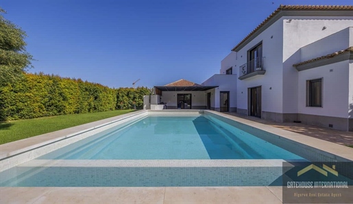 4 Bedroom Villa With A Pool in Loule Algarve For Sale