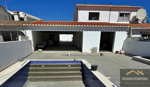 Renovierte Doppelhaushälfte mit 3 Schlafzimmern in Praia da Luz Algarve