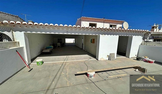 Renovierte Doppelhaushälfte mit 3 Schlafzimmern in Praia da Luz Algarve
