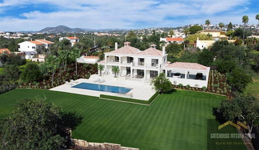 Gloednieuwe villa met 5 slaapkamers in de Gouden Driehoek van de Algarve