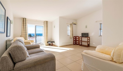Villa met 2 slaapkamers en zeezicht op de bovenste verdieping in Praia da Luz Algarve